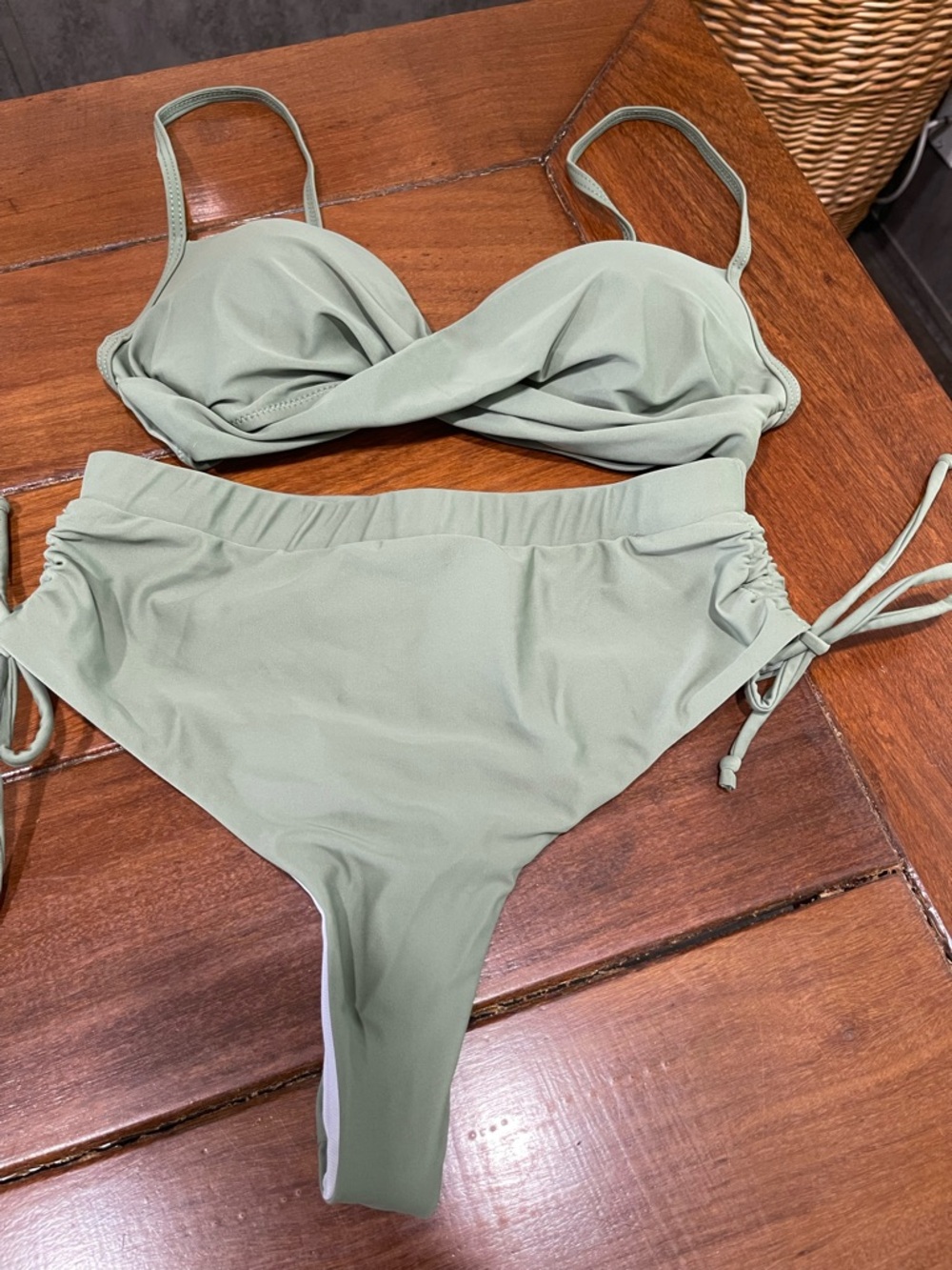 High-waisted swimsuit set